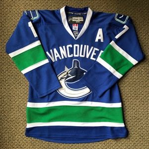 SOLD - Canucks Jersey - #17 Ryan Kessler